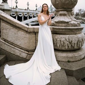 MadiLane Fleur style wedding dress